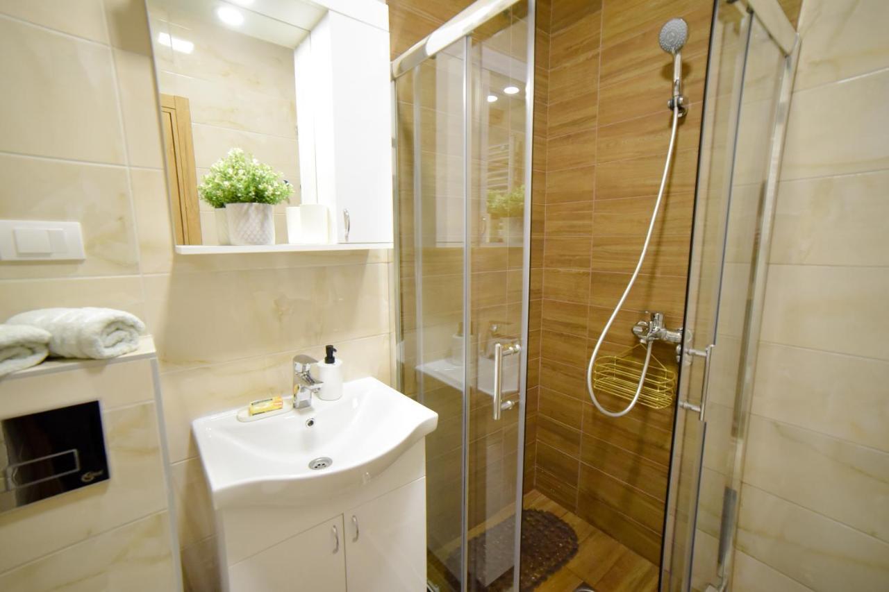 Meridian Apartment *